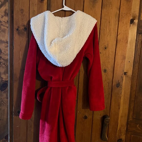 Victoria's Secret Red/ White Cozy Hooded Short Robe - Picture 4 of 4
